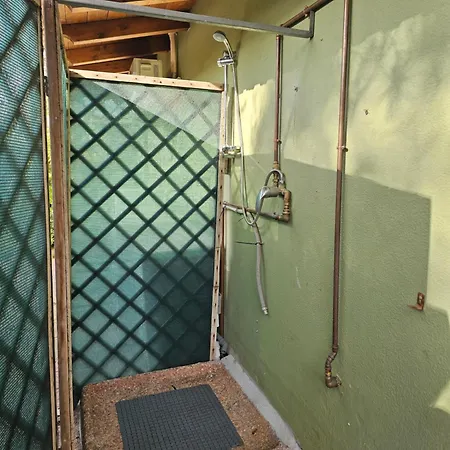 Κάμπινγκ Inside A *