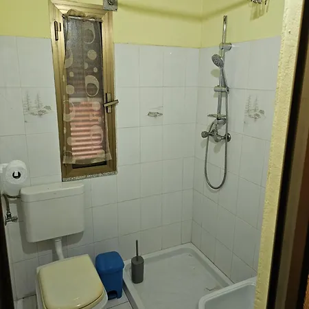 Κάμπινγκ Inside A *